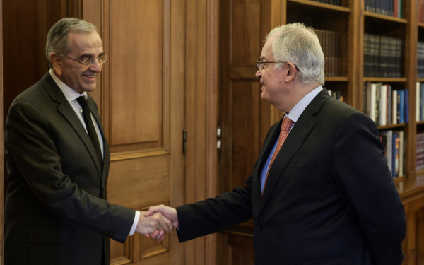 Σαμαράς στο Προεδρικό Μέγαρο: Σκληρή γλώσσα για την εξωτερική πολιτική της κυβέρνησης