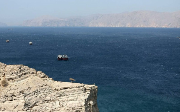 Το Ιράν ορίζει δύο εναλλακτικές διαδρομές για πλοία στα Στενά του Ορμούζ λόγω κινδύνου ναρκών