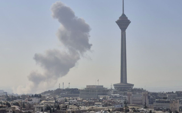 Σφυροκόπημα στρατηγικών στόχων στο Ιράν - Νέος τραυματίας από ιρανικό πύραυλο στο Ισραήλ