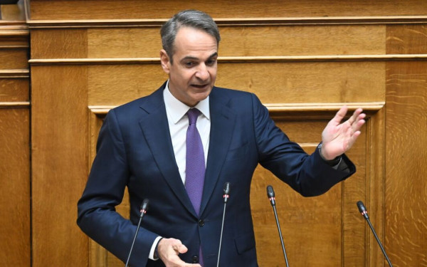 Μητσοτάκης στη Βουλή: Η χώρα μας παρέχει αμυντική στήριξη στην Κύπρο και όχι στις βρετανικές βάσεις