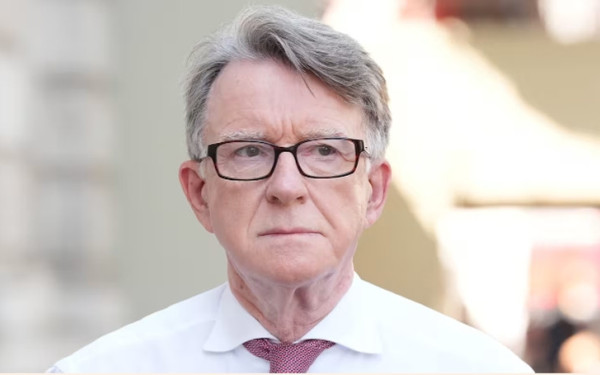 Ηνωμένο Βασίλειο: Ο Στάρμερ παραδέχθηκε το λάθος του με τον διορισμό του Μάντελσον ως πρέσβη στις ΗΠΑ