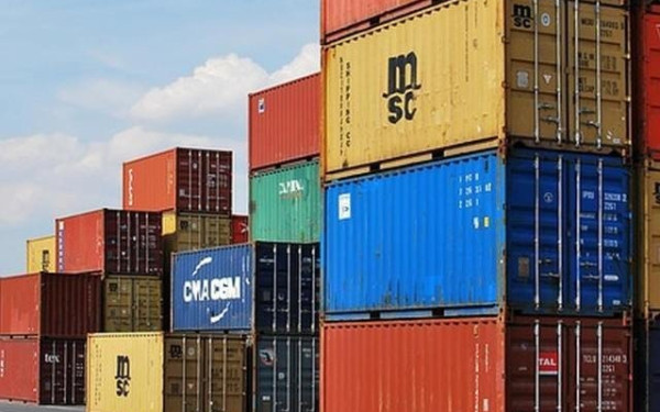 «Φρένο» πάτησαν τον Απρίλιο οι εξαγωγές - Θετική η τάση στο τετράμηνο