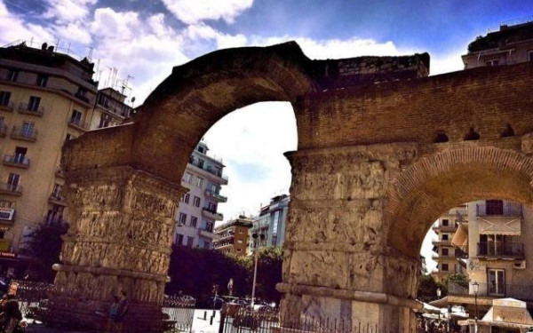 Δήμος Θεσσαλονίκης: Έτσι επιτρέπεται η προβολή των κομμάτων στην προεκλογική περίοδο