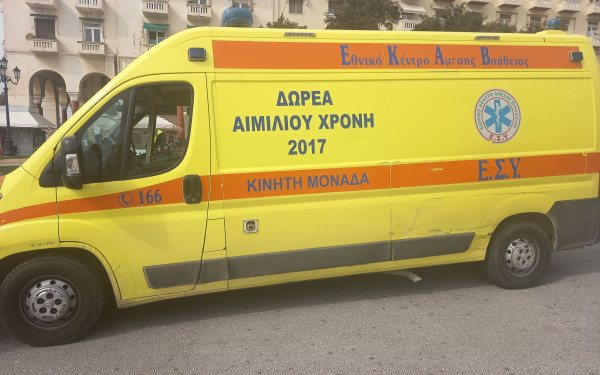 Θεσσαλονίκη: Σοβαρό τροχαίο στο Φίλυρο - 54χρονος πολυτραυματίας μεταφέρθηκε στο Ιπποκράτειο