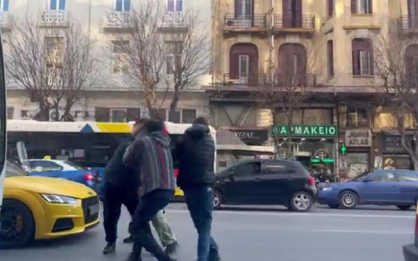 ΟΑΣΘ: Σε διαθεσιμότητα οδηγός που έπαιξε ξύλο με οδηγό ΙΧ επειδή του έκλεισε το δρόμο