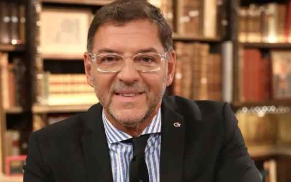 Δίωξη για τέσσερα κακουργήματα στον γνωστό γκαλερίστα Γιώρο Τσαγκαράκη - Αναλυτικά οι κατηγορίες