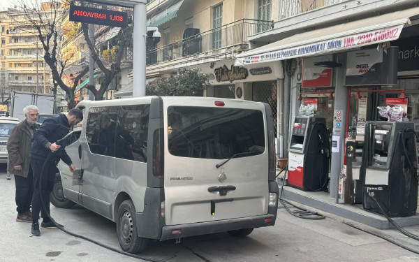 Θεσσαλονίκη: «Φωτιά» στις τιμές των καυσίμων στην αντλία - Άλμα 34 λεπτών στο ντίζελ μέσα σε 10 ημέρες- Σκαρφαλώνει προς τα 2 ευρώ η βενζίνη