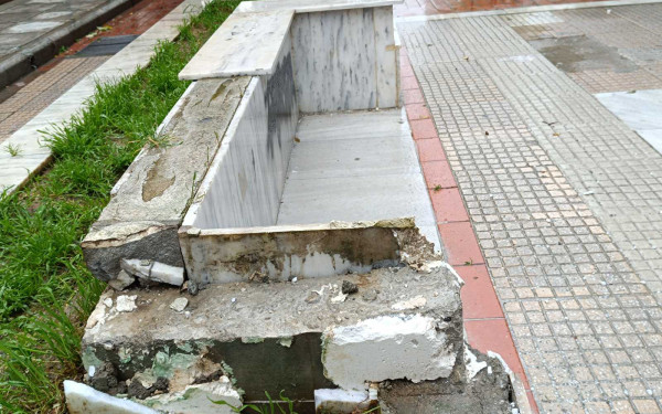 Θεσσαλονίκη: Βανδάλισαν τον πεζόδρομο του Ελευθερίου Κορδελιού - Δείτε φωτογραφίες