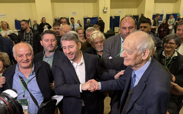 Στήθηκαν κάλπες στο Συνέδριο του ΠΑΣΟΚ-ΚΙΝΑΛ για τη νέα Κεντρική Επιτροπή - Ψήφισε και ο Ν. Ανδρουλάκης (βίντεο)