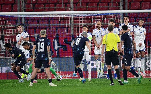 Η μουντιαλική Παραγουάη νίκησε με 1-0 την Ελλάδα στο «Γ. Καραϊσκάκης» (βίντεο)