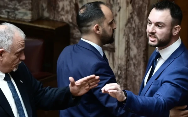 Ποινή φυλάκισης 4 ετών με αναστολή στον βουλευτή Κ. Φλώρο για την βίαια επίθεση στον βουλευτή Β. Γραμμένο μέσα στη Βουλή