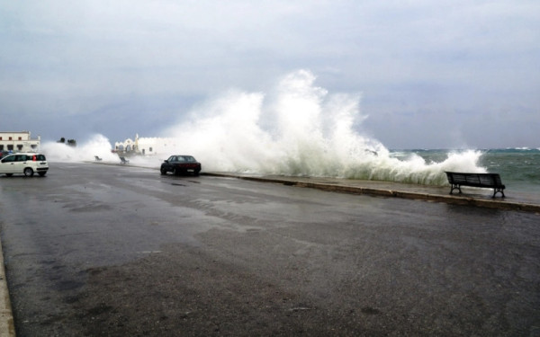 Η κακοκαιρία Erminio «σάρωσε» το Νότιο Αιγαίο: Άνεμοι 10 μποφόρ και καταστροφές σε Ρόδο και Κω