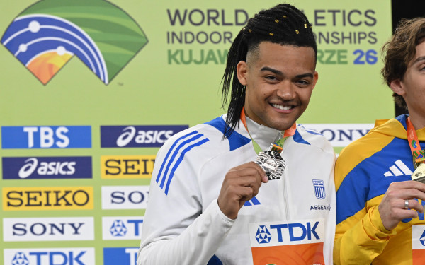 Παγκόσμιο κλειστού στίβου: Η απονομή του ασημένιου μεταλλίου στον Καραλή και οι δηλώσεις του Μανόλο (βίντεο)