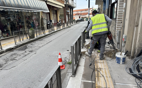 Καλοχώρι: «Φρένο» στις εργασίες οπτικών ινών μετά από διπλή βλάβη στο δίκτυο νερού