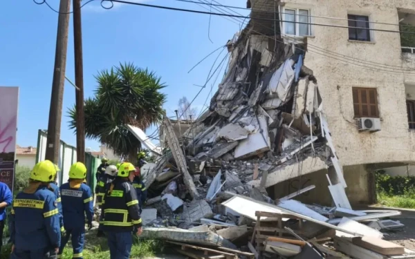Κατέρρευσε πολυκατοικία στην Κύπρο - Τραυματίες και εγκλωβισμένοι