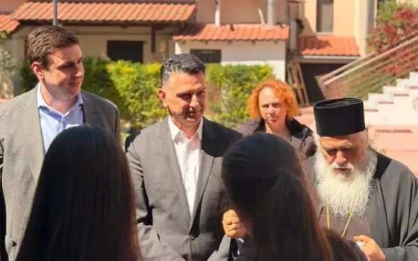 Θεσσαλονίκη: Επίσκεψη Μ. Μπεκίρη στην Εστία Παπαγεωργίου στον Εύοσμο