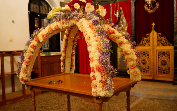 Θεσσαλονίκη: Πολίτες και αντιδήμαρχοι στόλισαν και φέτος τον επιτάφιο στο παρεκκλήσι των Τριών Μαρτύρων Ειρήνης Αγάπης και Χιονίας (βίντεο)