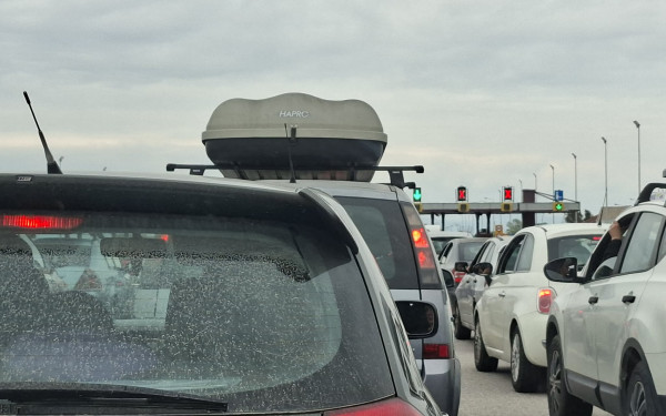 Θεσσαλονίκη: Σε εξέλιξη η επιστροφή των εκδρομέων - Μεγάλες ουρές στα Μάλγαρα