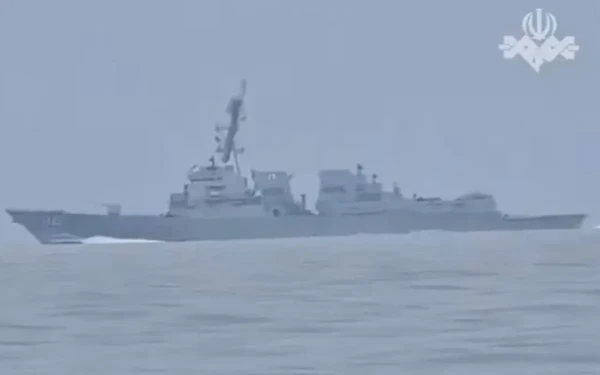 Βίντεο-ντοκουμέντο: Απειλές του Ιράν σε αμερικανικό αντιτορπιλικό στα Στενά του Ορμούζ- «Αλλάξτε πορεία, θα ανοίξουμε πυρ»