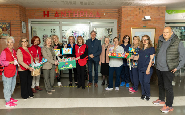 Νοσοκομείο Παπαγεωργίου: Πάσχα με ευχές, χειροτεχνίες και λαμπάδες για τους μικρούς ασθενείς