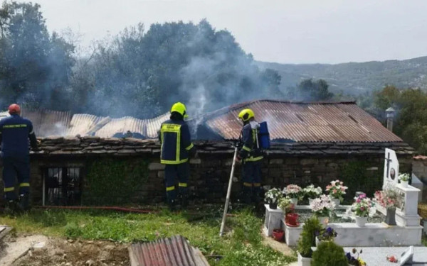 Ιωάννινα: Φωτιά σε νεκροταφείο - Στάχτες το οστεοφυλάκιο