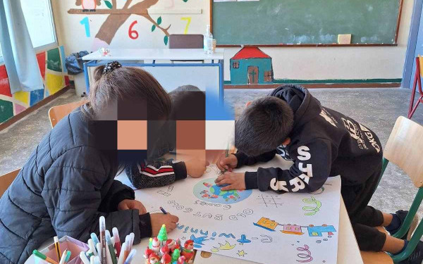 Γιορτάζοντας την Παγκόσμια Ημέρα Ρομά: Ένα σχολείο στο Αγρίνιο δίνει φωνή και ευκαιρίες στους μαθητές Ρομά