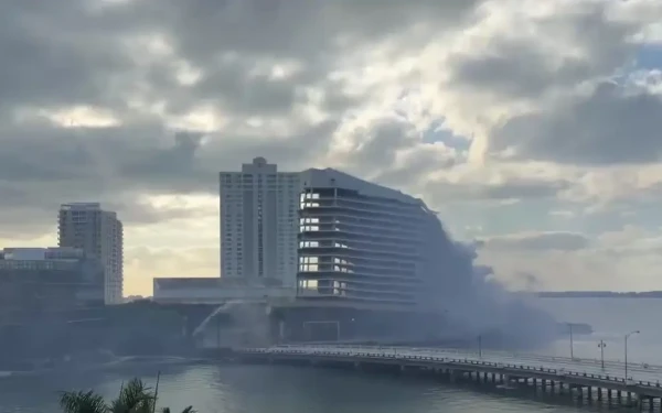 ΗΠΑ: Η στιγμή που ξενοδοχείο 23 ορόφων κατεδαφίζεται και γίνεται σκόνη μέσα σε λίγα δευτερόλεπτα (βίντεο)