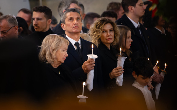 Με στρατιωτικές τιμές κηδεύτηκε ο Μιρτσέα Λουτσέσκου - Ράζβαν: «Ελπίζω να είσαι περήφανος...» (βίντεο)