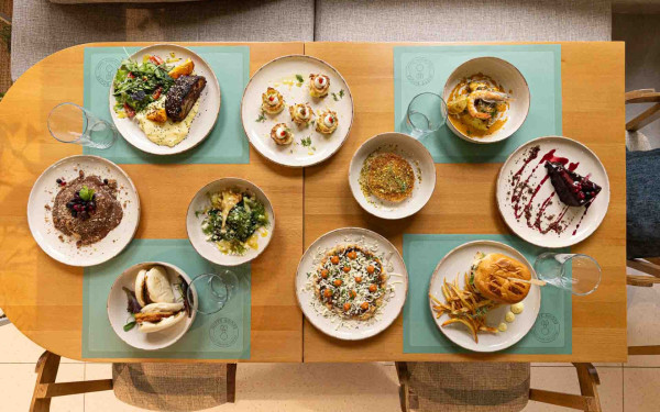 Nifty Roots: Γεύσεις επιστροφής στις ρίζες μας, στον Άγιο Παύλο, πίσω από τον Πύργο Τριγωνίου