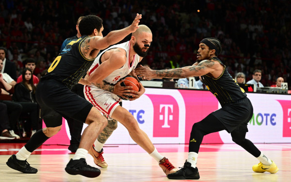 Μπάσκετ: Ο Άρης πάλεψε όσο μπορούσε, αλλά υπέκυψε στην ανωτερότητα του Ολυμπιακού (βίντεο)