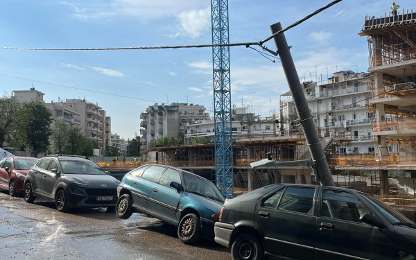 Θεσσαλονίκη: Στο «φουλ» τα έργα στην Παπάφη παρά την καθίζηση - «Βολές» Νικηφορίδη για τα έργα των οπτικών ινών