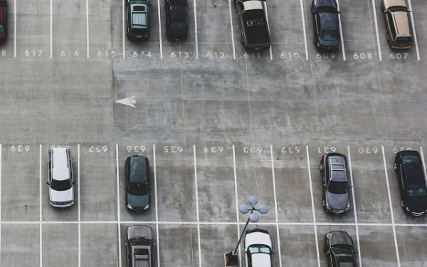 Βούλα: «Σαφάρι» της ΕΛ.ΑΣ. για το παράνομο valet parking – Τέσσερις συλλήψεις