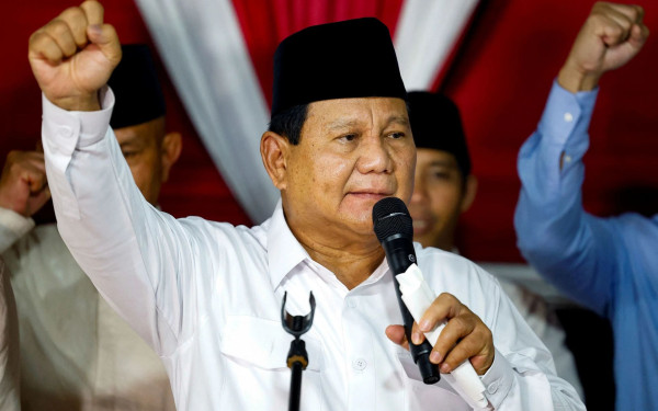 Στη Ρωσία για να δει τον Πούτιν ο πρόεδρος της Ινδονησίας - Θέλει να εξασφαλίσει πετρέλαιο