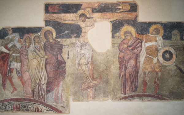 Βέροια: Στο Βυζαντινό Μουσείο η αποτοιχισμένη τοιχογραφία της Σταύρωσης του Χριστού από τον βυζαντινό ναό της Αγίας Φωτίδας
