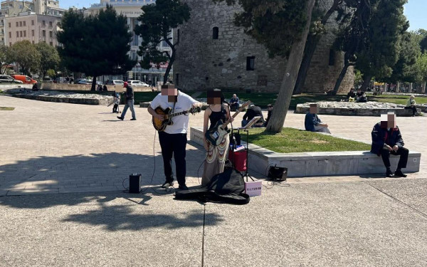 Μουσικοί του δρόμου: Πως ένα πρόστιμο 300 ευρώ μπορεί να ομορφύνει την καθημερινότητα της Θεσσαλονίκης. Του Νίκου Ηλιάδη