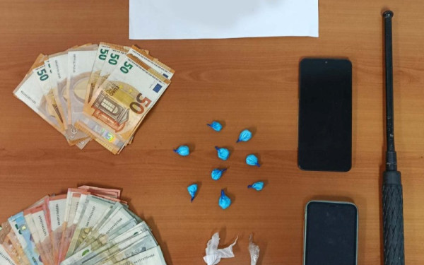 «Διπλό» χτύπημα στη Θεσσαλονίκη: Κοκαΐνη σε κατάστημα και σπίτι πατέρα και γιου