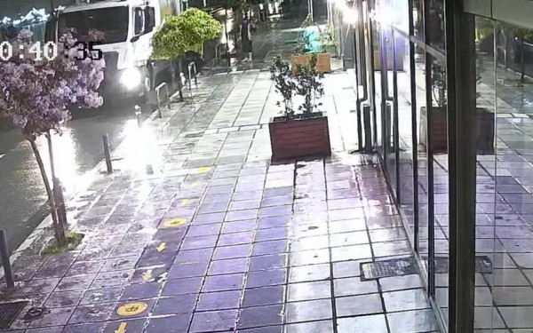 Θεσσαλονίκη: Βίντεο ντοκουμέντο - Ο εντοπισμός και η διάσωση του άστεγου που εγκλωβίστηκε σε απορριματοφόρο