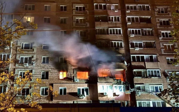 Ουκρανία: Στους τρεις ανέρχονται οι νεκροί στο Ντνίπρο - Άλλη μια νεκρή από ρωσικά πυρά στο Ζιτόμιρ (βίντεο)