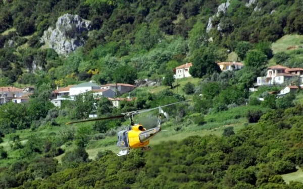 Ικαρία: Χωρίς τις αισθήσεις του ανασύρθηκε άνδρας από δύσβατο σημείο