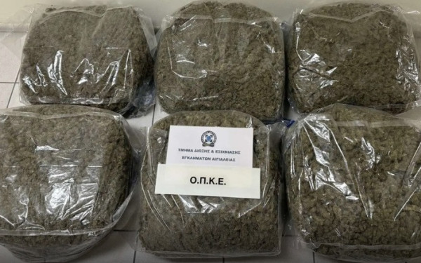 Αίγιο: Σύλληψη αλλοδαπού με πάνω από 32 κιλά κάνναβης - Ξεπερνά τις 960.000 ευρώ η αξία του φορτίου