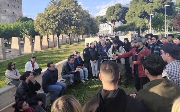 Θεσσαλονίκη: Δημόσια διαβούλευση για τους μουσικούς του δρόμου - Ανοιχτή συζήτηση με αντιδημάρχους στον Λευκό Πύργο