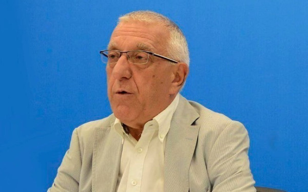 Ν. Κακλαμάνης: Συνάντηση «υψηλού εθνικού συμβολισμού» με τον αρχιεπίσκοπο Αμερικής Ελπιδοφόρο