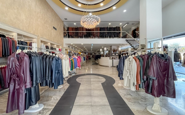LAPEL – Η αυθεντική εμπειρία του γνήσιου δερμάτινου ενδύματος από το 1985