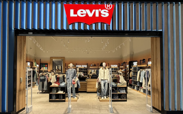Το 5ο επίσημο κατάστημα του δικτύου Levi’s άνοιξε τις πύλες του στο Mediterranean Cosmos