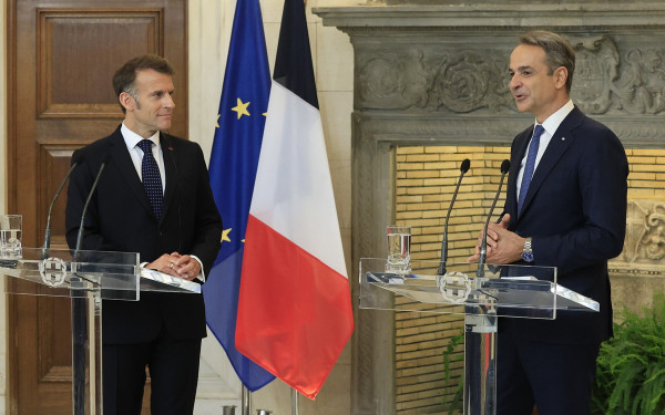 Οι κοινές δηλώσεις Μητσοτάκη - Μακρόν - Δείτε Live