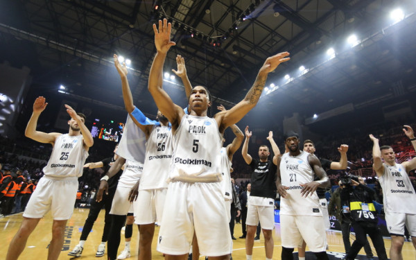 Μπάσκετ: Ομάδα και κόσμος του ΠΑΟΚ έγιναν ένα στο φινάλε (βίντεο)