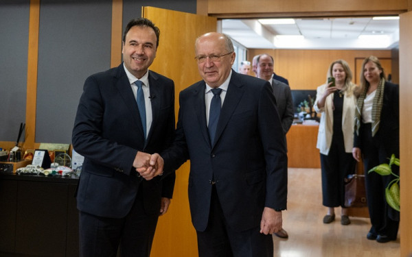 Δ. Παπαστεργίου: Σε συνάντηση με τον επίτροπο Άμυνας και Διαστήματος της Ε.Ε. - Στο επίκεντρο το μέλλον της Ελλάδας