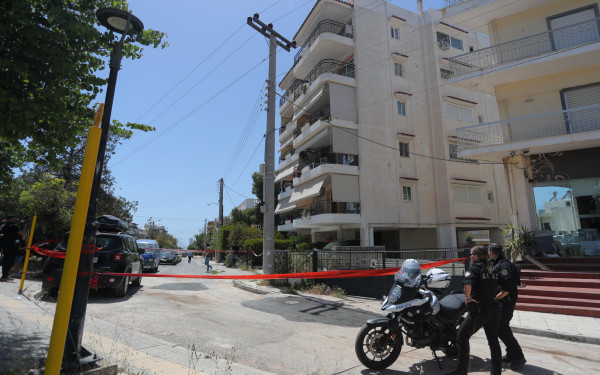Τραγωδία στην Ηλιoύπολη: Δύο 17χρονες έπεσαν από τον έκτο όροφο - Νεκρή η μία, βαριά τραυματισμένη η δεύτερη