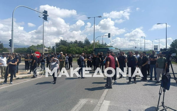 Σέρρες: Στους δρόμους οι αγρότες - Aπέκλεισαν την εθνική οδό Θεσσαλονίκης Σερρών - «Ο πρωτογενής τομέας καταρρέει» (βίντεο)