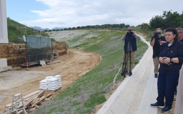 Μενδώνη: Στον τύμβο Καστά αποκαλύπτεται το μεγαλείο ενός μοναδικού μακεδονικού μνημείου